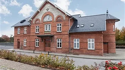 Spændende lokale i Den Gamle Banegård i Hadsten. Spændende lokale i Den Gamle Banegård i Hadsten.